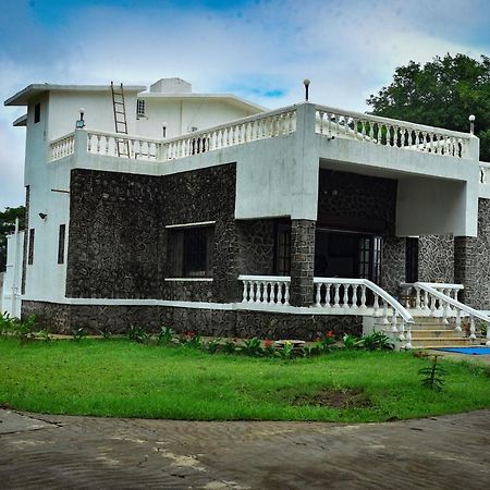 Whispering Woods Villa And Eco Farms Lonavala Exterior photo